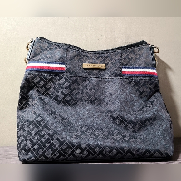 Tommy Hilfiger Purse - Picture 1 of 5